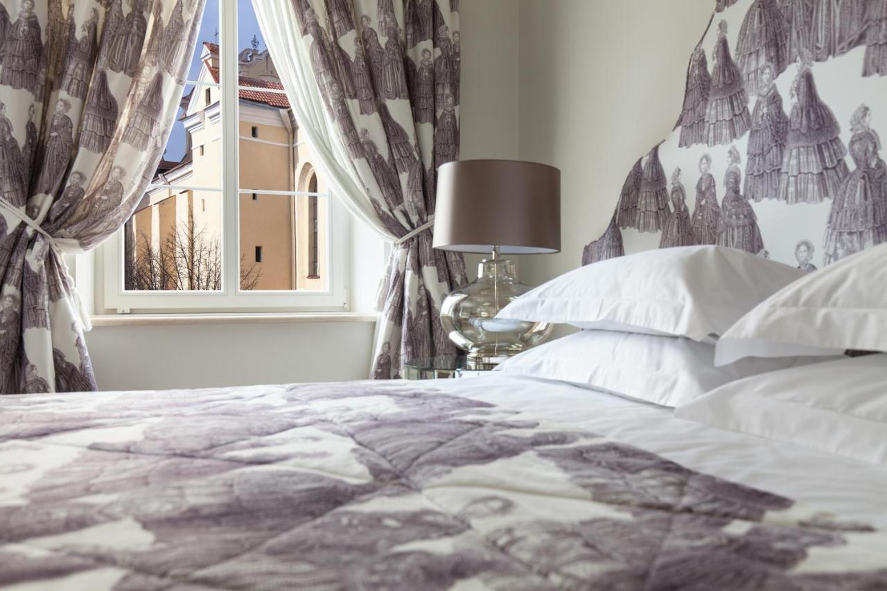 Narutis Hotel - Small Luxury Hotels Of The World Vilnius Exterior photo A bedroom at the hotel