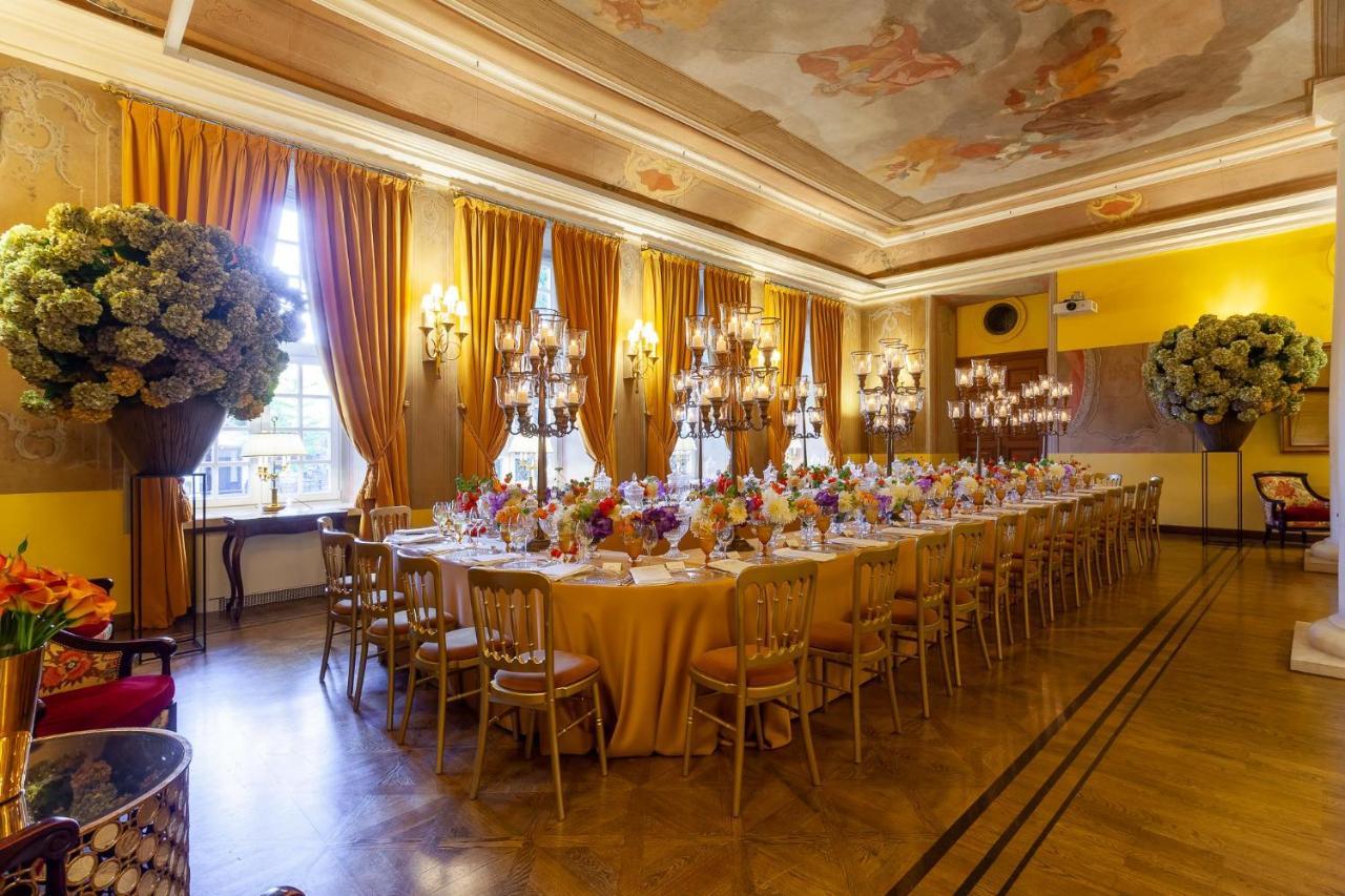 Narutis Hotel - Small Luxury Hotels Of The World Vilnius Exterior photo The ballroom