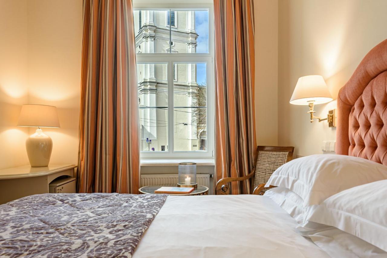 Narutis Hotel - Small Luxury Hotels Of The World Vilnius Exterior photo A room at the hotel