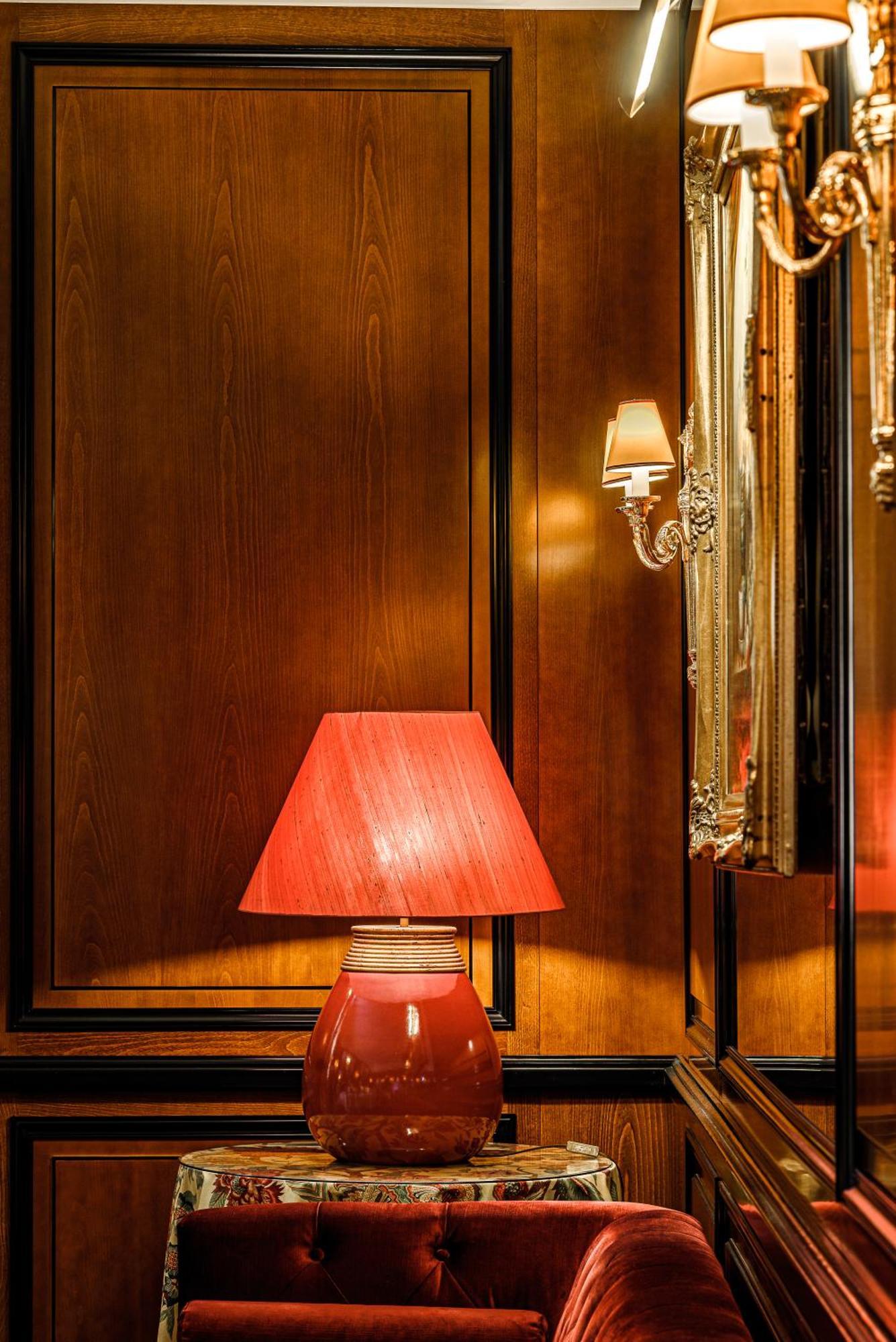 Narutis Hotel - Small Luxury Hotels Of The World Vilnius Exterior photo A lampshade