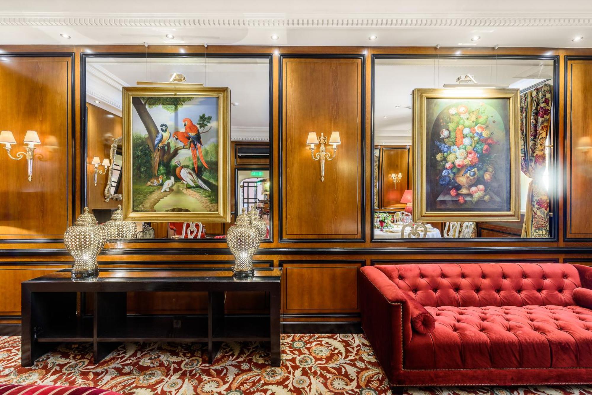 Narutis Hotel - Small Luxury Hotels Of The World Vilnius Exterior photo The lobby