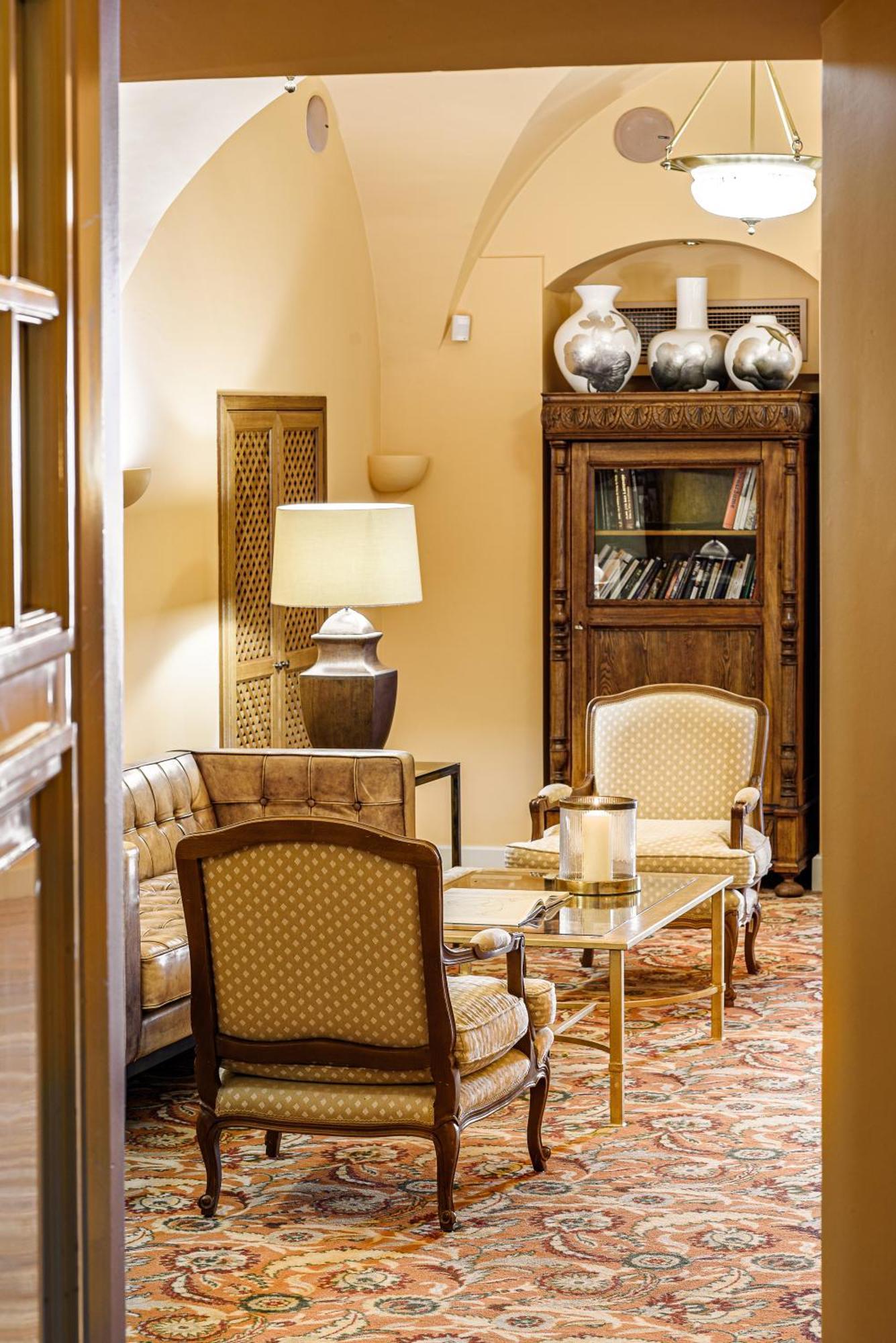 Narutis Hotel - Small Luxury Hotels Of The World Vilnius Exterior photo Library