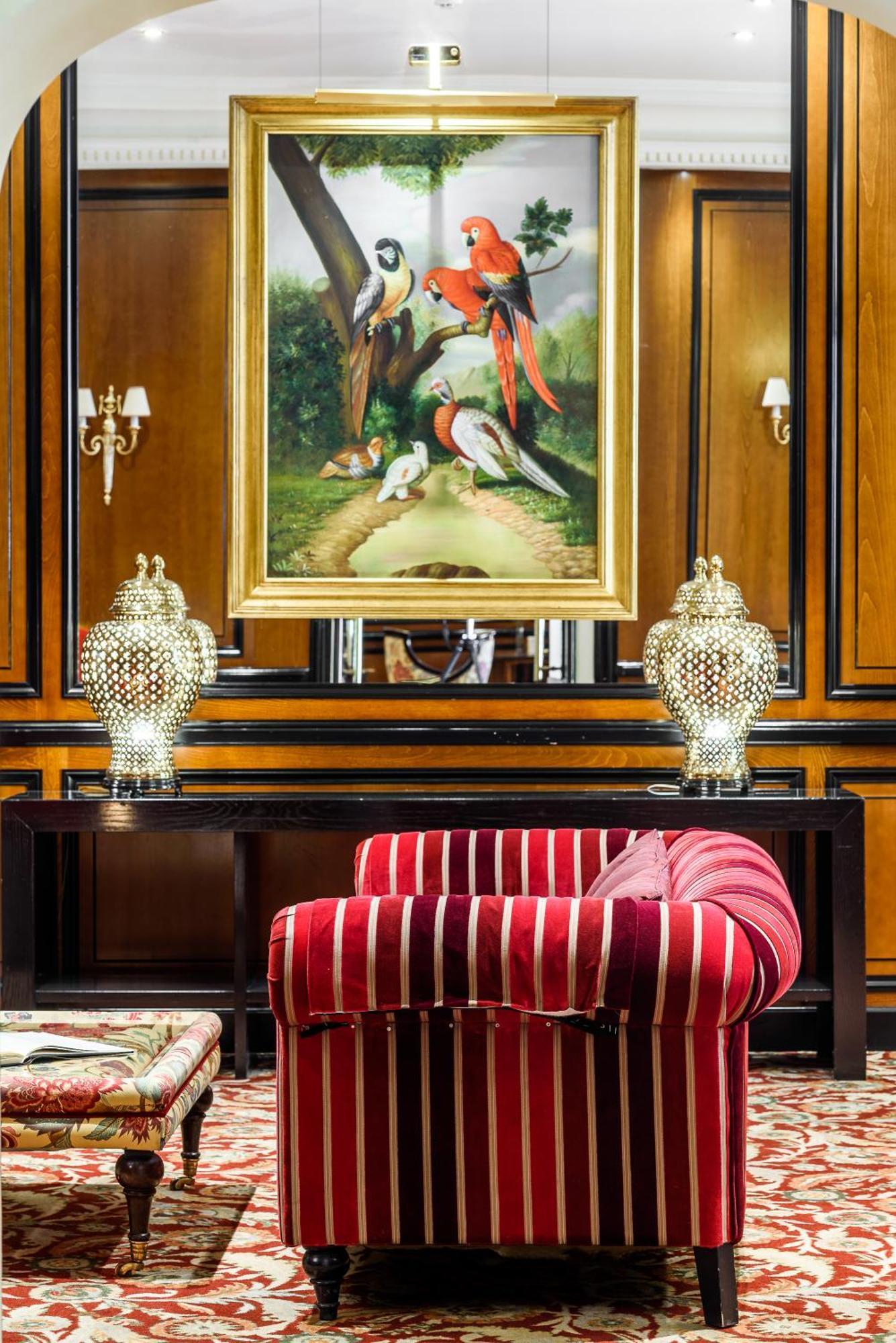 Narutis Hotel - Small Luxury Hotels Of The World Vilnius Exterior photo The lobby of the hotel