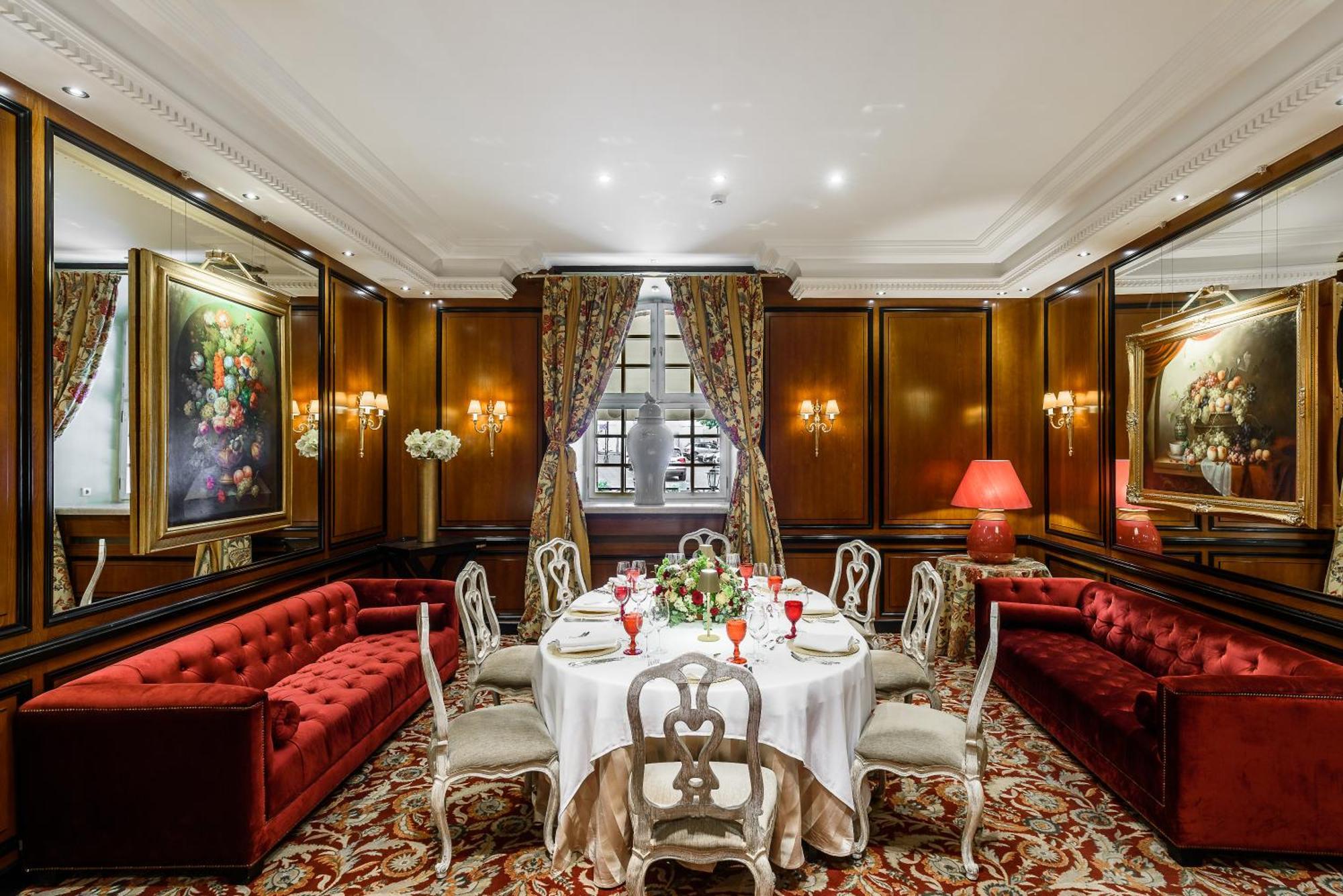 Narutis Hotel - Small Luxury Hotels Of The World Vilnius Exterior photo The restaurant