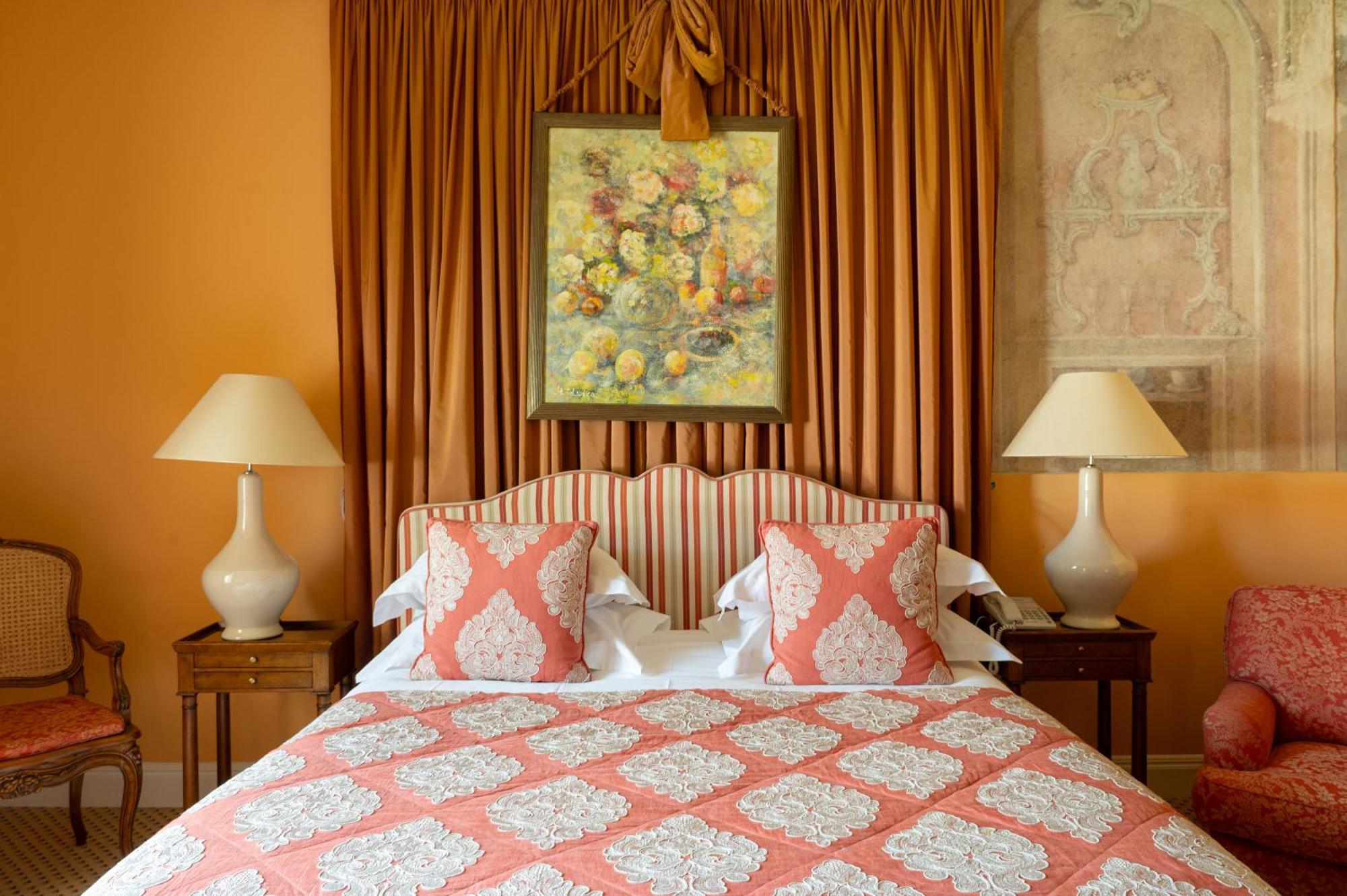 Narutis Hotel - Small Luxury Hotels Of The World Vilnius Exterior photo A bedroom at the hotel