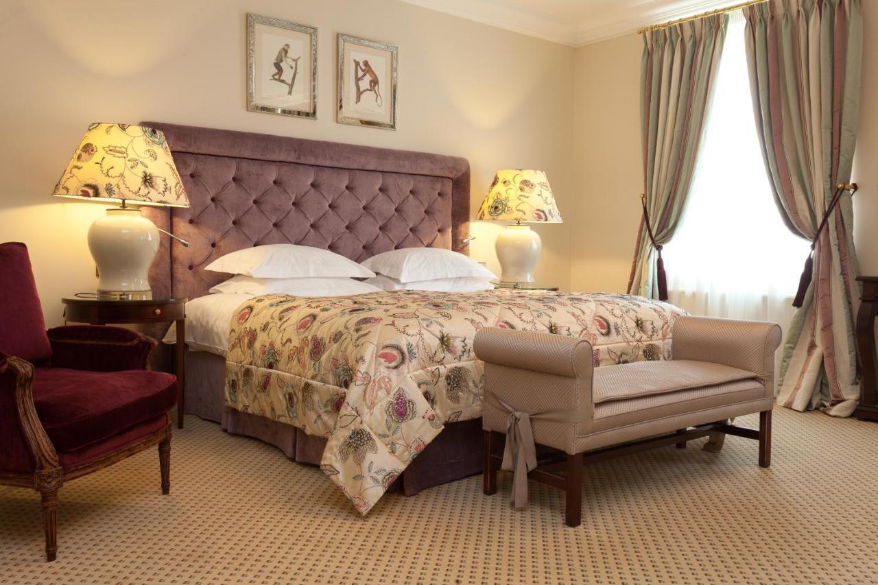 Narutis Hotel - Small Luxury Hotels Of The World Vilnius Exterior photo A bedroom at the hotel